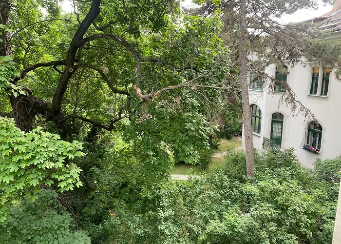 Superb Studio With 40 Sqm Terrace In The Greens Of Buda City Centre